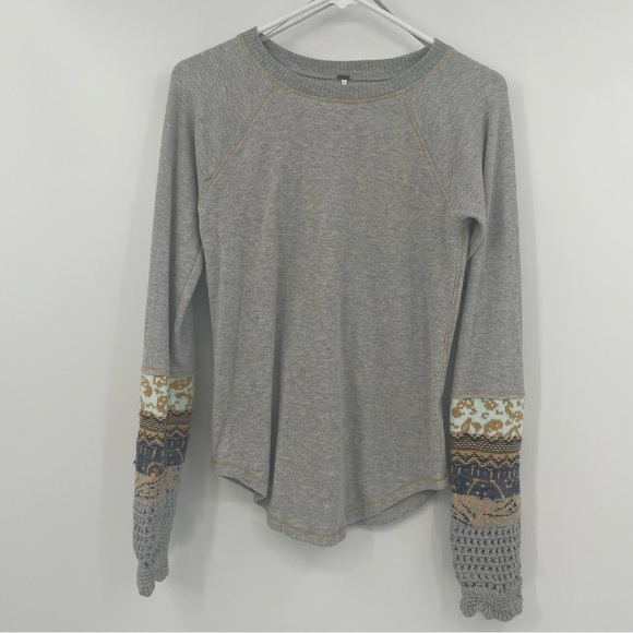 Free People In The Mix Cuff Top Jersey style Gray Large fits Small - Picture 3 of 14